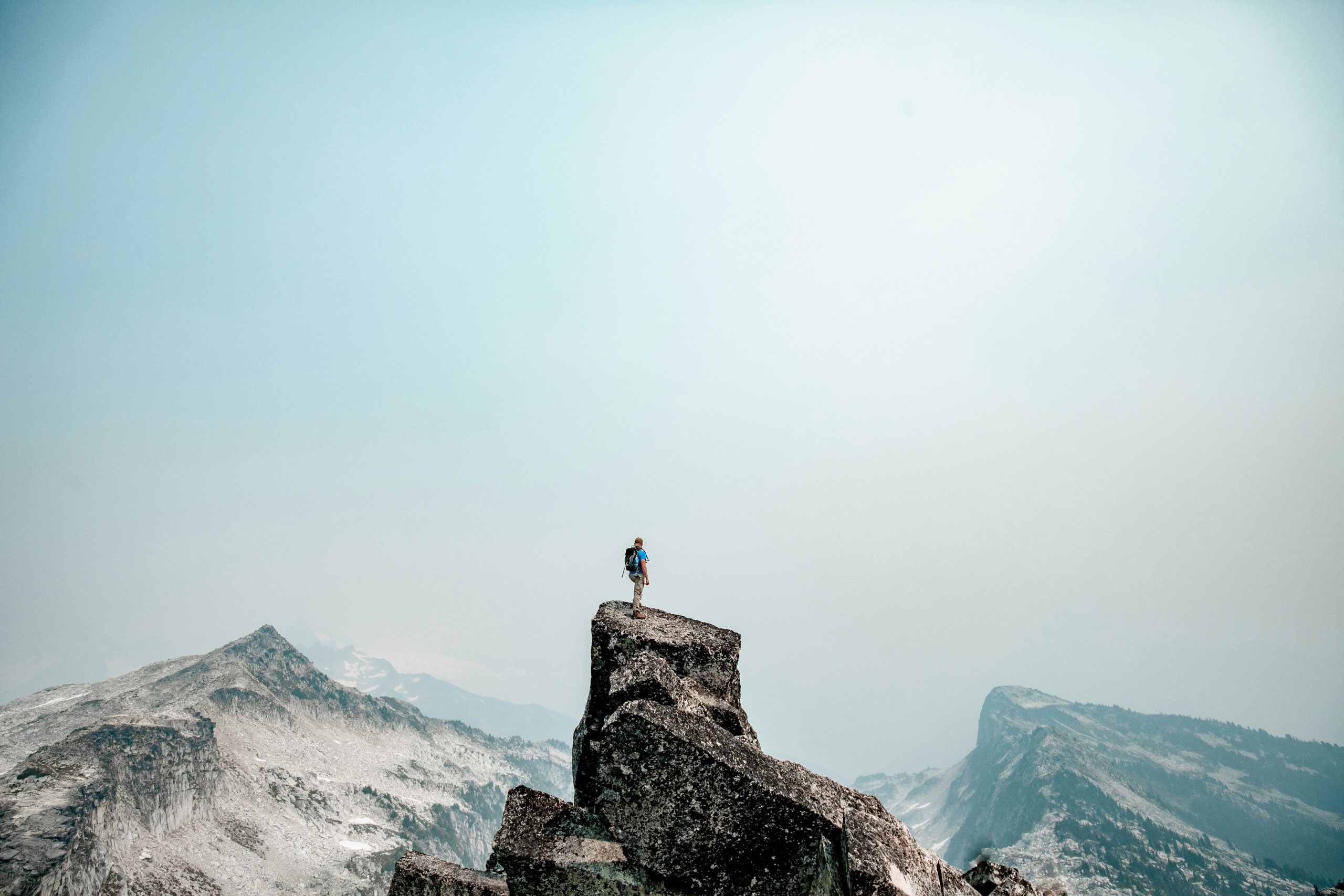 découvrez les joies de la randonnée avec notre guide pratique sur la randonnée, comprenant des conseils, des itinéraires et des équipements recommandés pour une expérience de randonnée inoubliable.