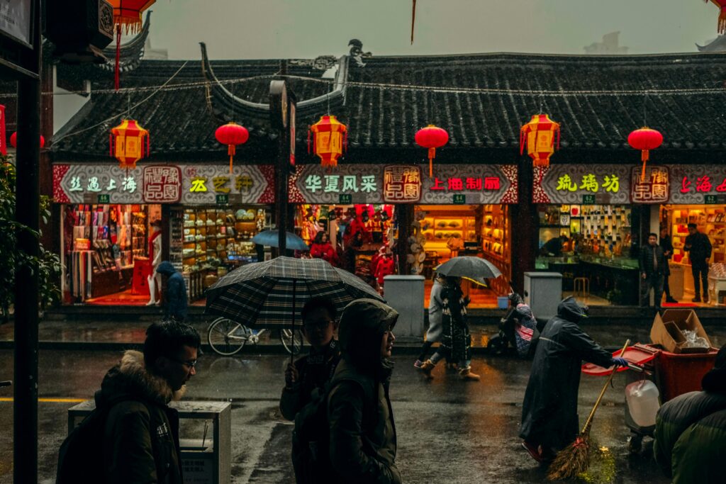découvrez la chine, ses paysages variés, sa riche culture et son histoire millénaire. réservez dès maintenant votre voyage en chine pour une expérience inoubliable.