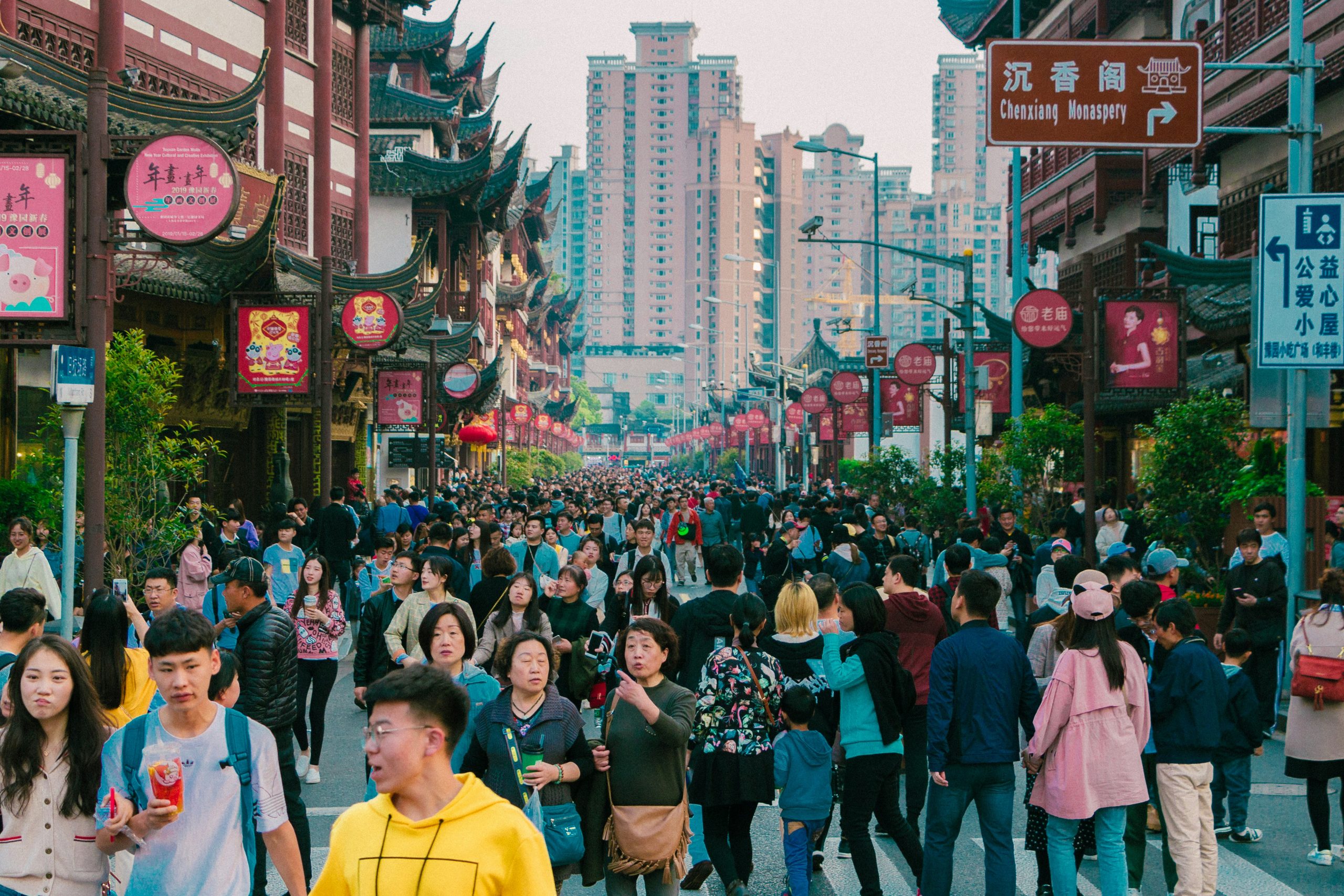 découvrez les trésors de la chine avec nos guides de voyage passionnés. partez à la découverte de la richesse culturelle, des paysages époustouflants et des traditions ancestrales lors de votre voyage en chine.