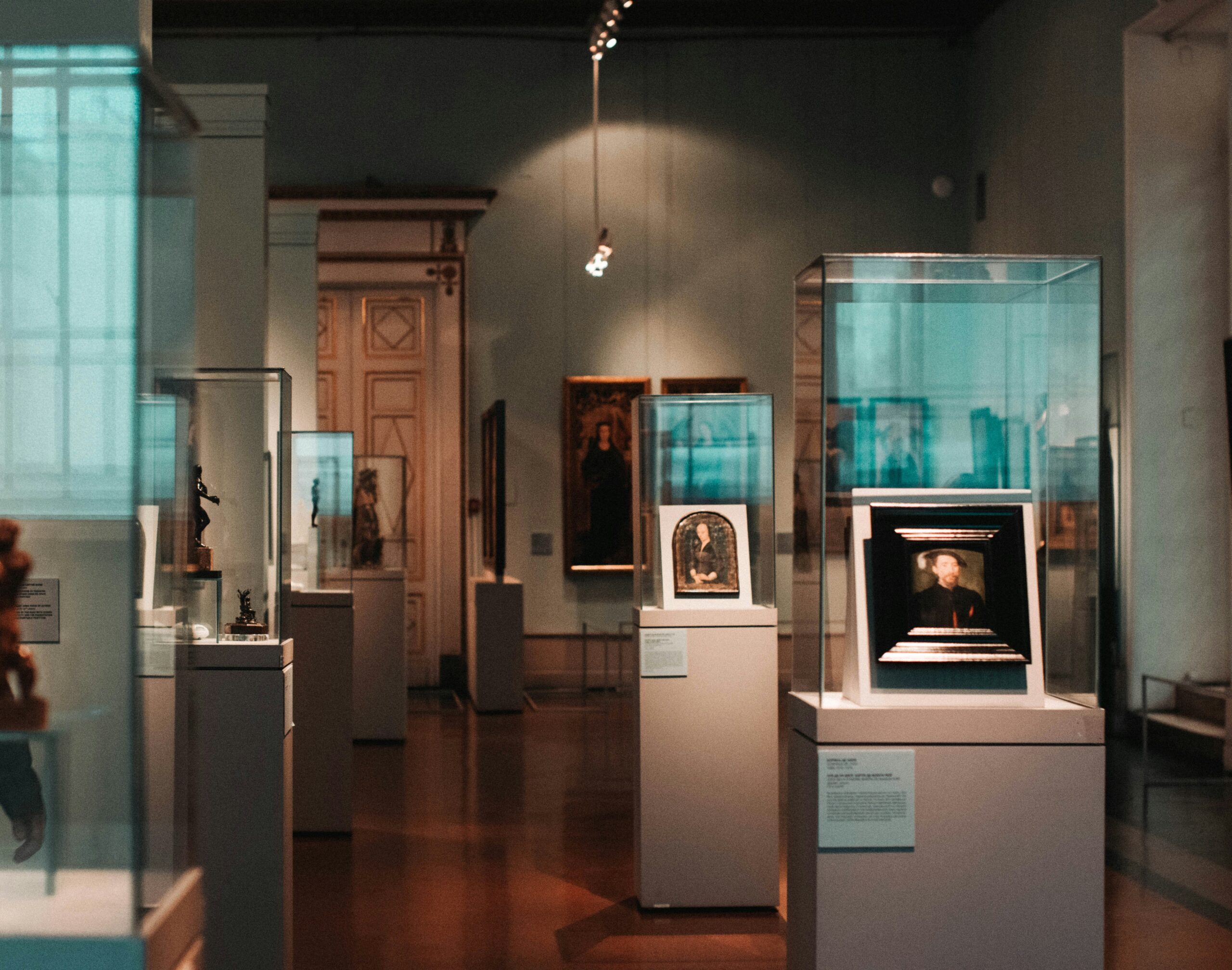 découvrez le musée, ses expositions fascinantes et son histoire à travers une visite enrichissante. réservez vos billets dès maintenant et plongez dans l'art et la culture.