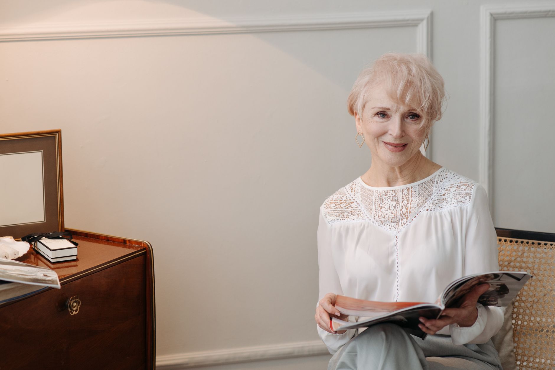 femme 50 ans élégante